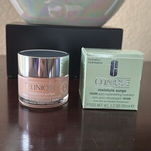 Clinque Moisture Surge 100H Auto-Replenishing Hydrator